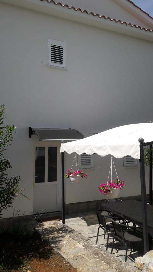 Apartman-Maja-Krk Krk Town Exterior photo