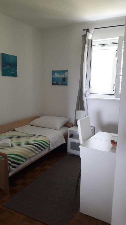 Apartman-Maja-Krk Krk Town Exterior photo